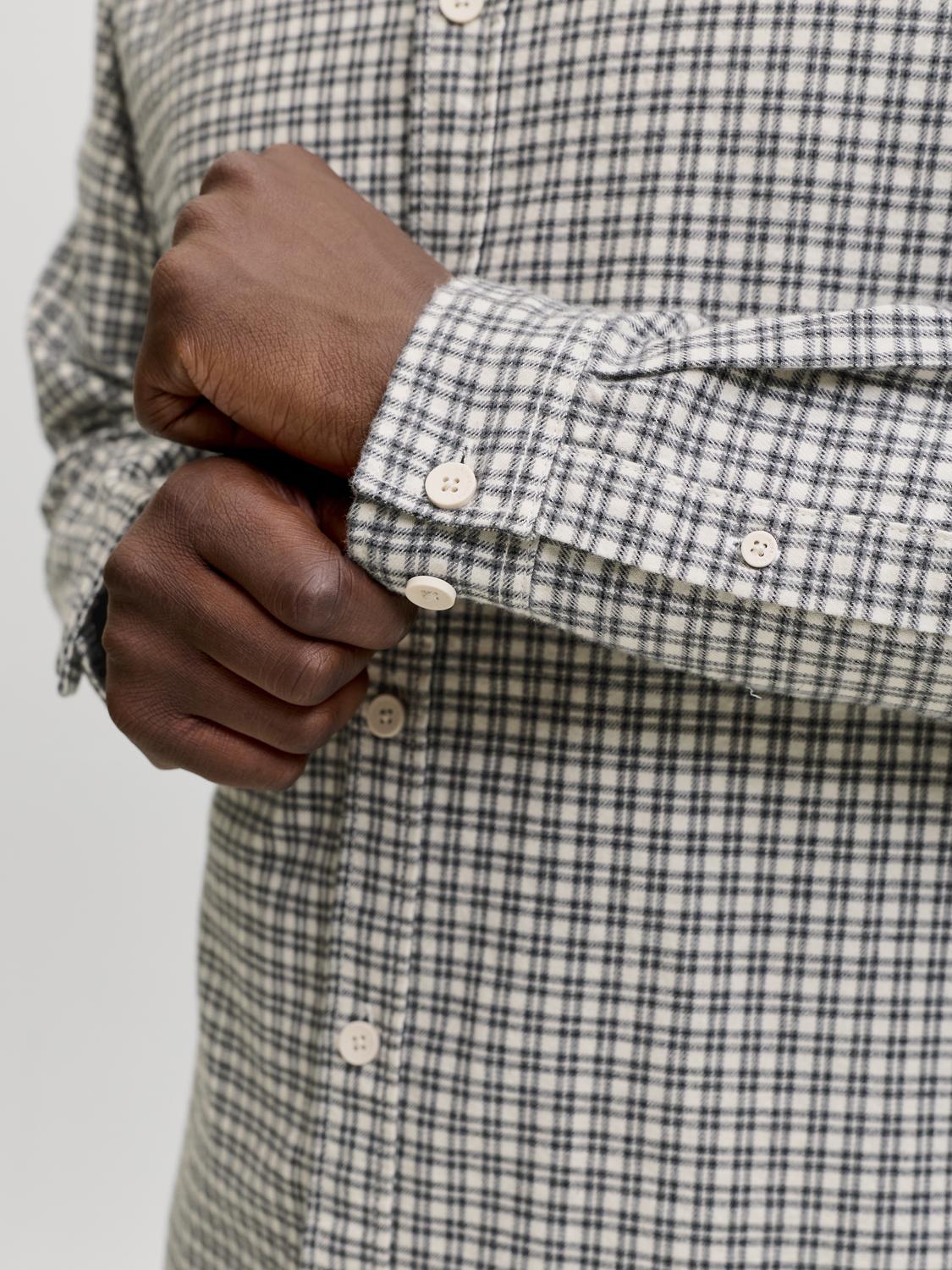 model_shot-detail